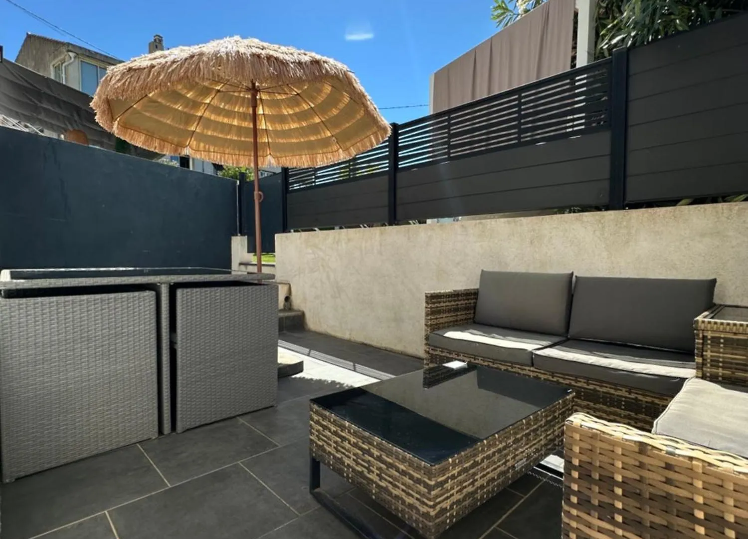 Hotel Eden Cassis - Centre-Ville- Piscine Chauffee, Jacuzzi Et Sauna - Parking Prive 3*,