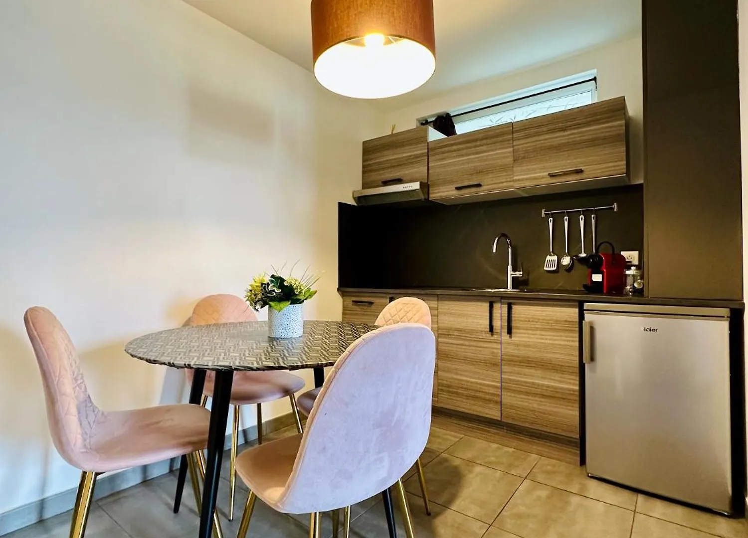 Hotel Eden Cassis - Centre-Ville- Piscine Chauffee, Jacuzzi Et Sauna - Parking Prive