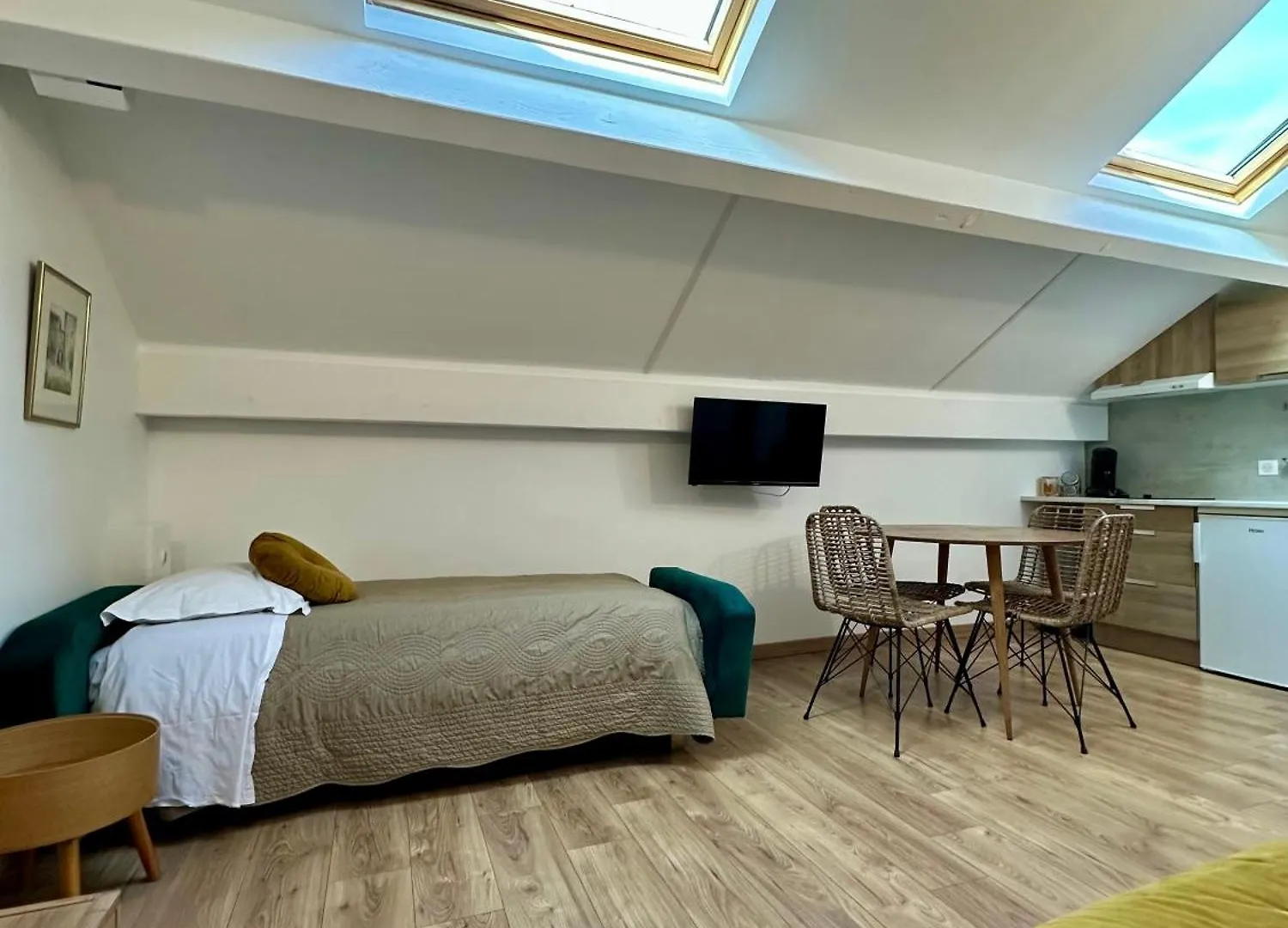 ***  Hotel Eden Cassis - Centre-Ville- Piscine Chauffee, Jacuzzi Et Sauna - Parking Prive France