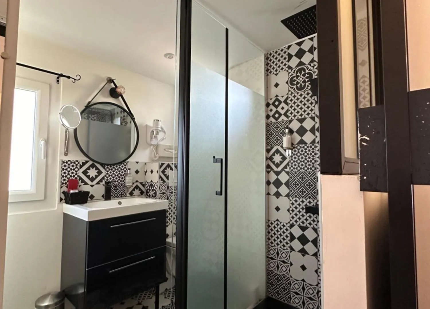 Hotel Eden Cassis - Centre-Ville- Piscine Chauffee, Jacuzzi Et Sauna - Parking Prive