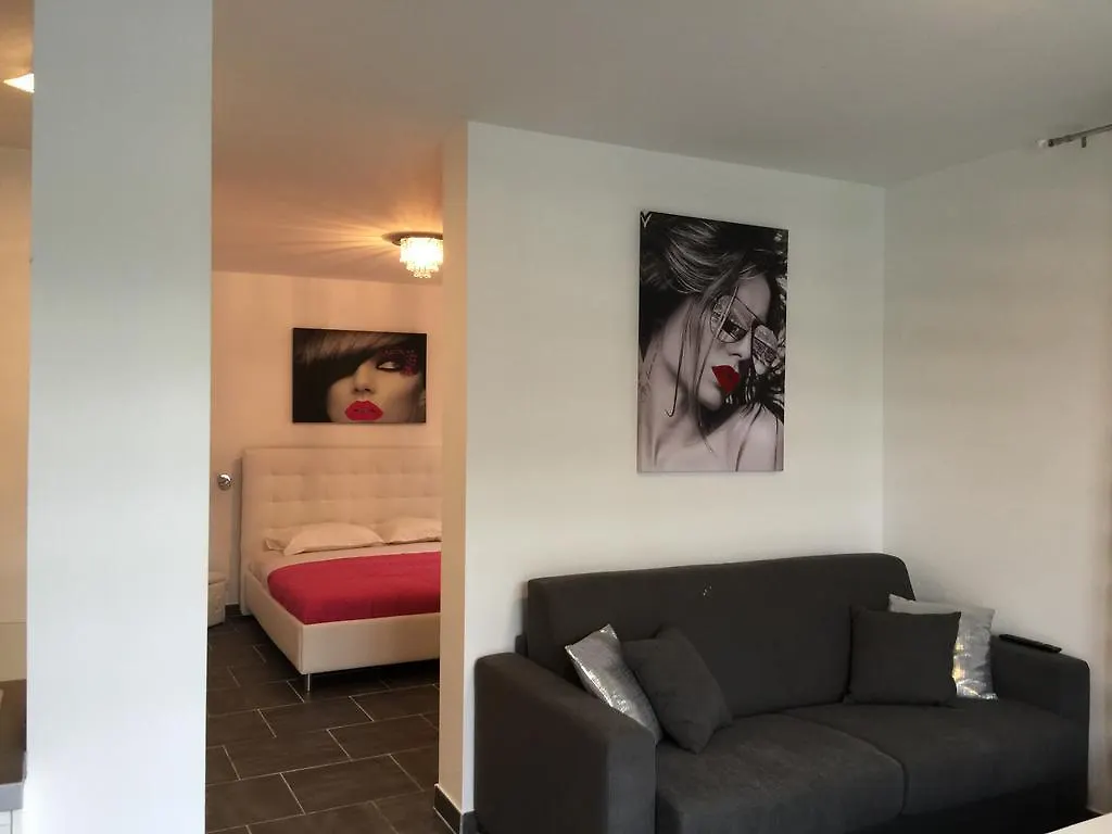 Hotel Eden Cassis - Centre-Ville- Piscine Chauffee, Jacuzzi Et Sauna - Parking Prive